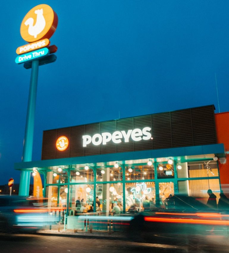 The first Popeyes Drive Thru in Poland opens in the MMG park in Szczecin.