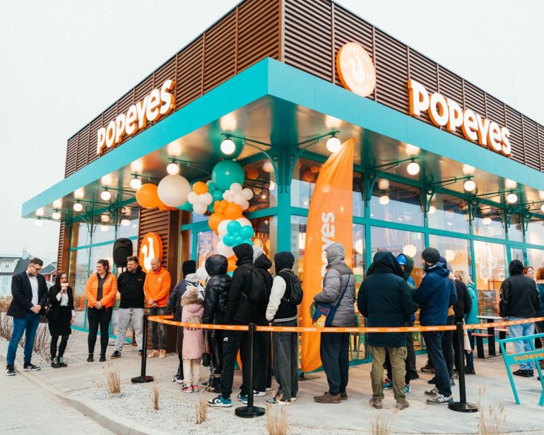 The first Popeyes Drive Thru in Poland opens in the MMG park in Szczecin.